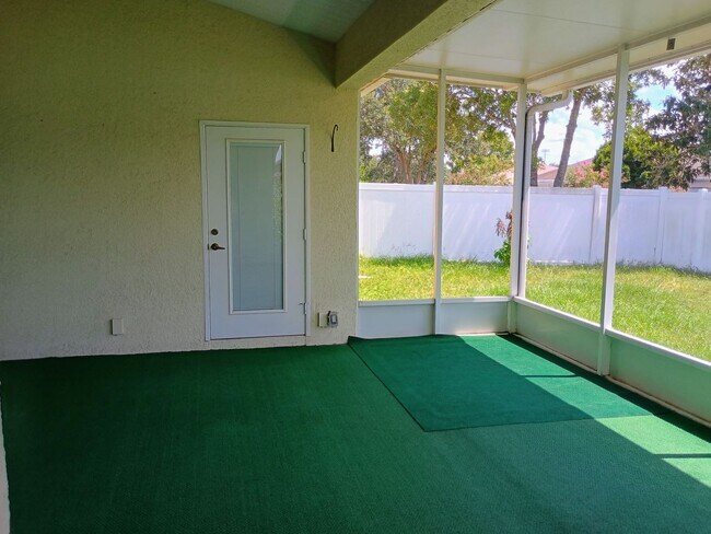 Building Photo - 3 bedroom 2 bathroom beautiful home