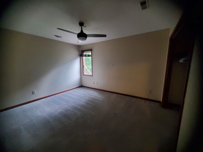 Building Photo - 3004 Stonehenge Ct