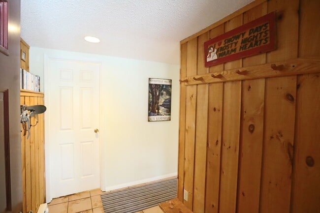 Building Photo - Seasonal 6 Month Lease Available!  $1,700/ mo Charming Two-Bedroom Condo in Waterville, NH!