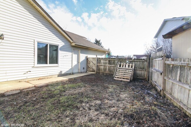 Building Photo - 707 Clearwood Ct