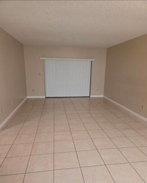 Building Photo - 4447 Barna Ave