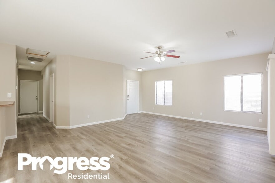 Building Photo - 514 W Mountain View Dr