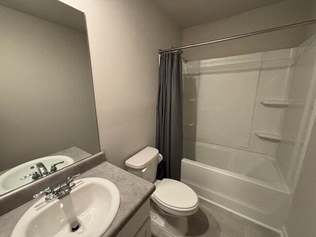 Building Photo - 2182 River Park Ct