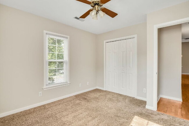 Building Photo - 3 Bedroom Ranch Home with Fenced Yard in Richmond – Available July 15th – $2,295/mo