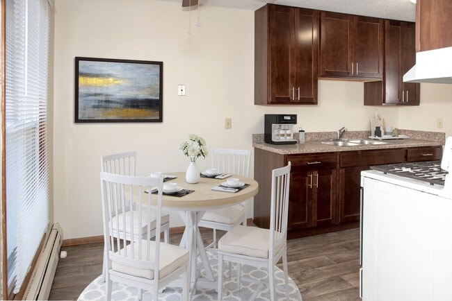 Newly Remodeled Apartment - Point of America Apartments