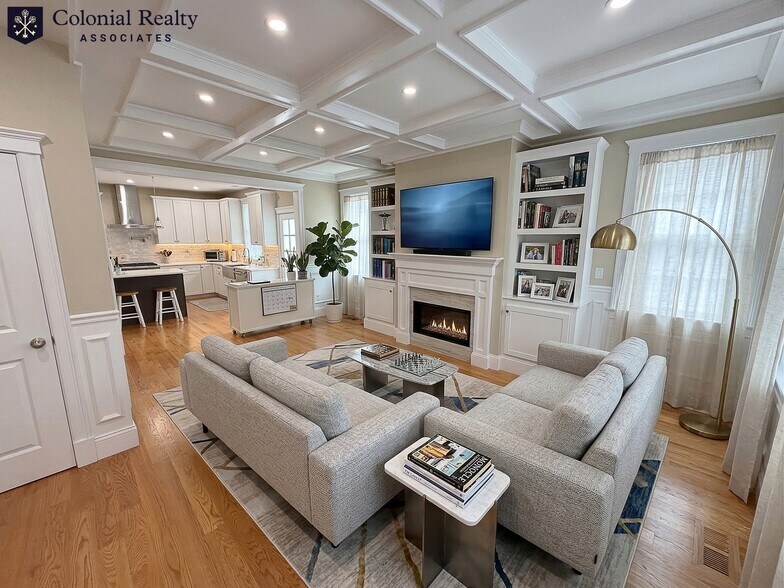 Building Photo - 42 Parsons St