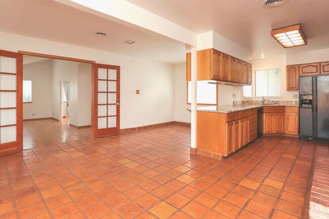 Building Photo - 12283 Woodside Dr