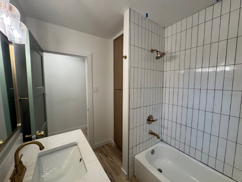 Building Photo - 2420 Pueblo Bonito Ct NW