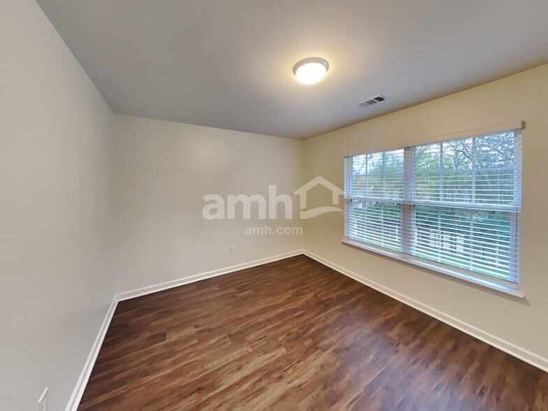 Building Photo - 710 Norwood Ct