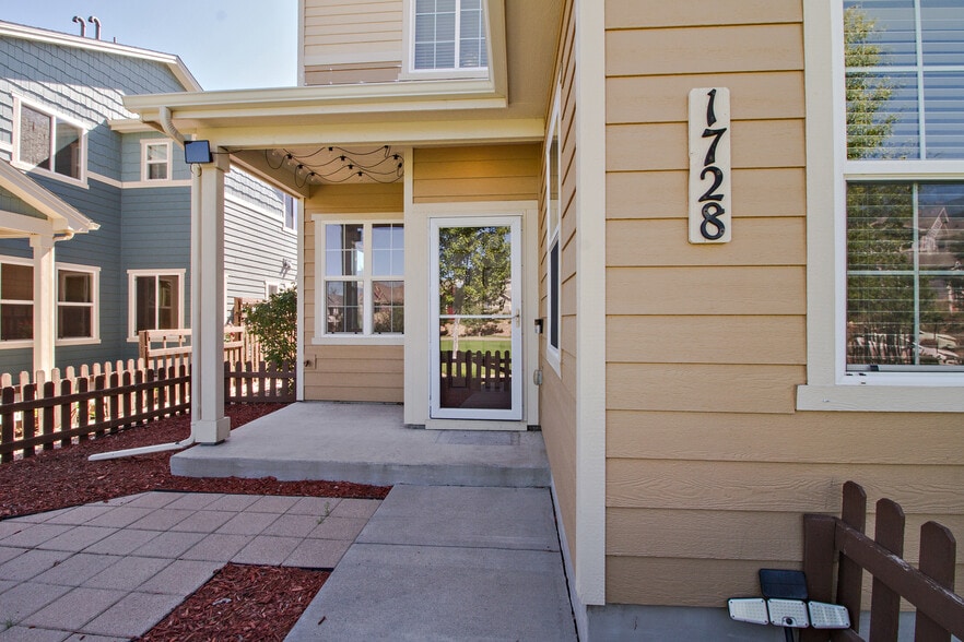 Building Photo - 1728 Portland Gold Dr