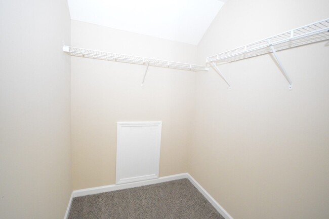 Building Photo - 301 Indian Branch Dr