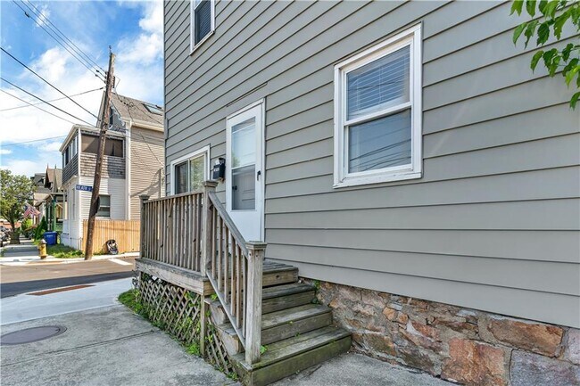Building Photo - 24 Pond Ave