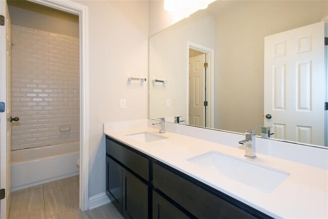 Building Photo - 12524 Ondara Dr