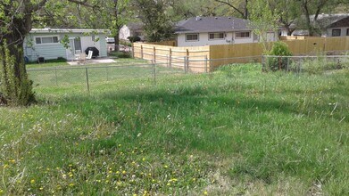 Building Photo - 3 bedroom 1 bath in Southwest Topeka