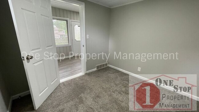 Building Photo - Beautiful 4 Bedroom 2 Bathroom Home in Kan...