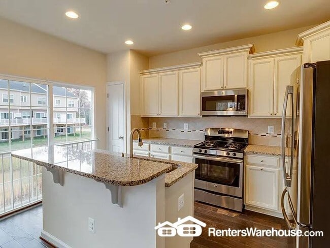 Building Photo - 8120 Mill Falls Ct