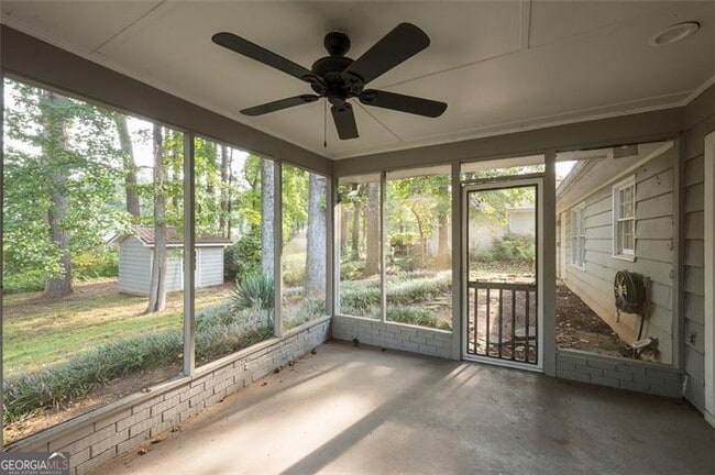 Building Photo - 225 Pebble Trail