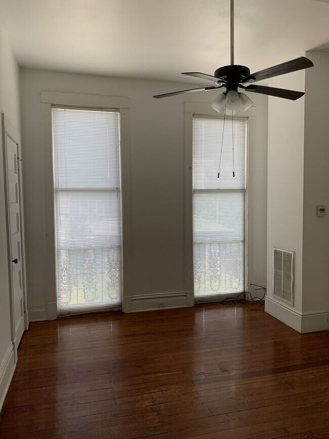 Primary Photo - 1636 Peniston St