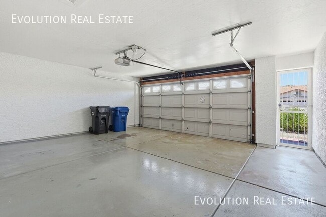 Building Photo - 2329 N Recker Rd