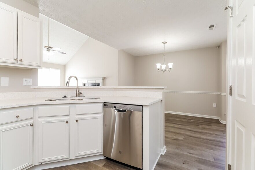 Building Photo - 735 Beaver Run Trce
