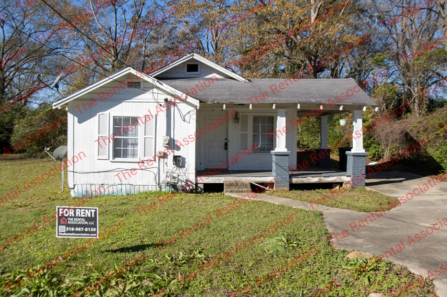 Building Photo - 1404 McHenry St