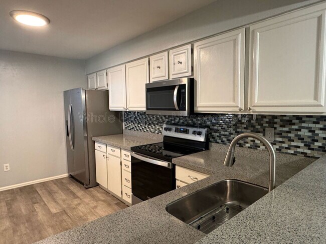 Building Photo - 2380 E Geddes Ave