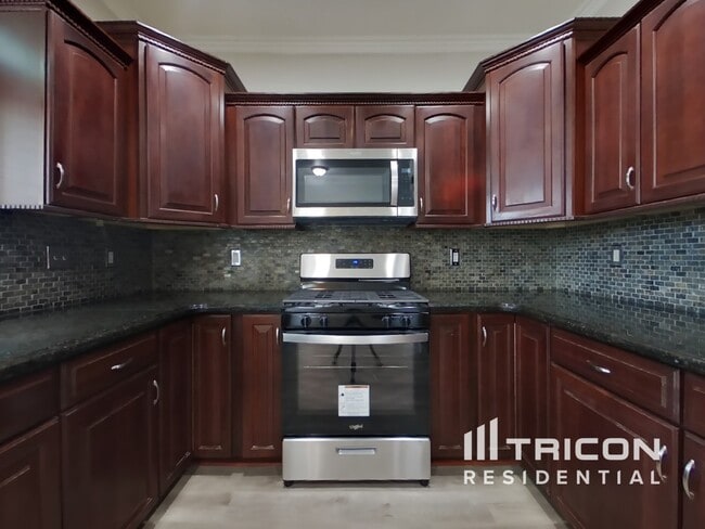 Building Photo - 8704 Port Haywood Way