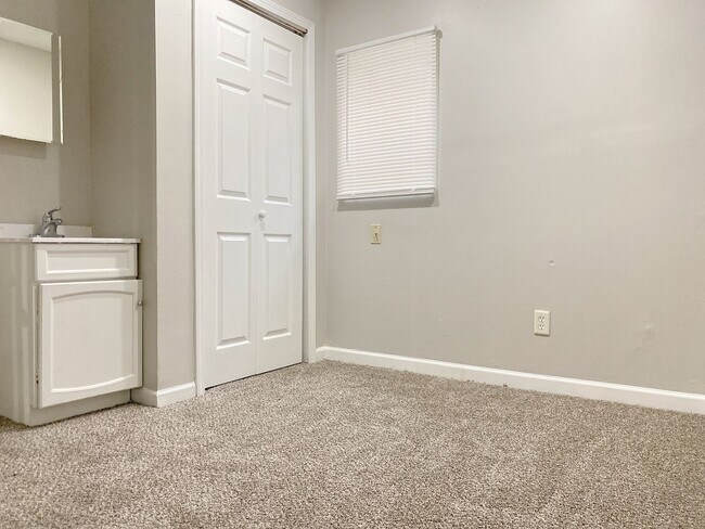 Building Photo - 4420 N 48th St