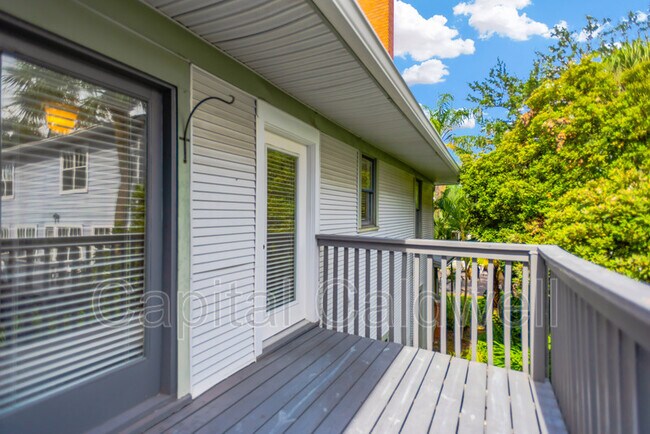 Building Photo - 911 S Rome Ave