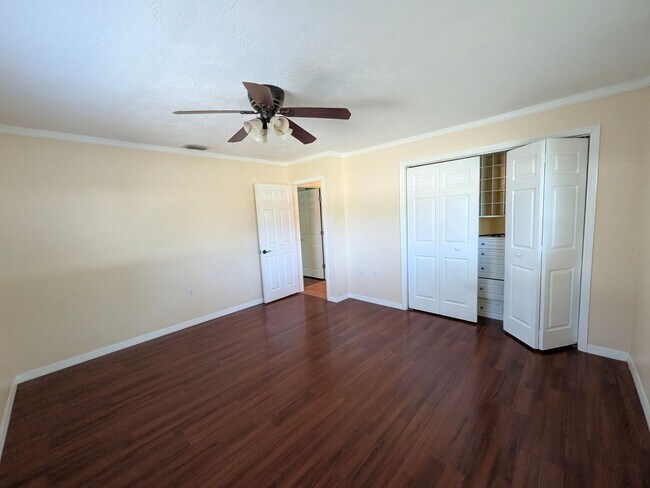 Building Photo - Lovely large 2/2/1 in Beverly HIlls