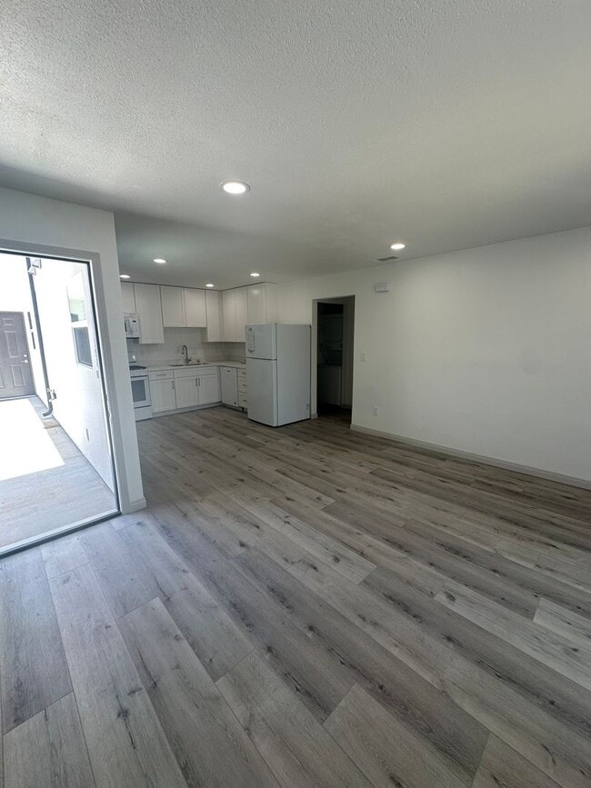 Building Photo - 202-204 Calla Avenue