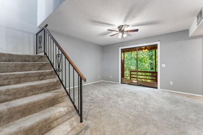 Building Photo - 26 Dogwood Dr