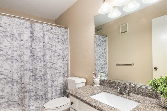 Building Photo - 10835 Braes Bend Dr