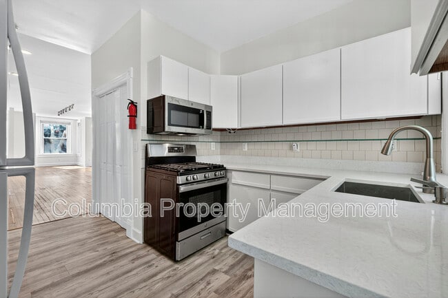 Building Photo - 1427 Monroe St NW