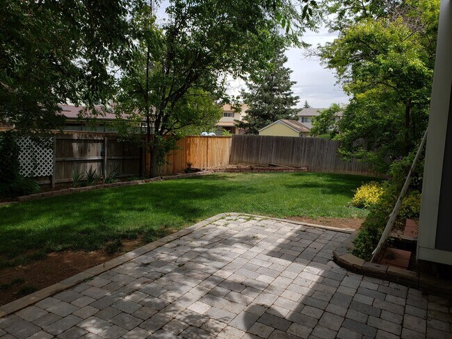 Building Photo - BEAUTIFUL HOME IN BROOMFIELD WITH FENCED IN YARD - AVAILABLE 8/6/26