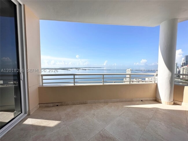 Building Photo - 808 Brickell Key Dr