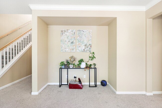 Building Photo - 3 BED 2.5 BATH TOWNHOME IN THE VILLAGES OF SHASTA VIEW GARDENS
