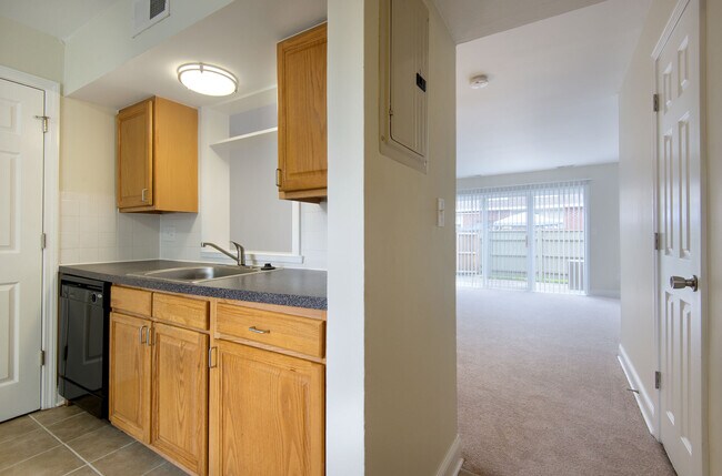 Building Photo - 612 Walpole St