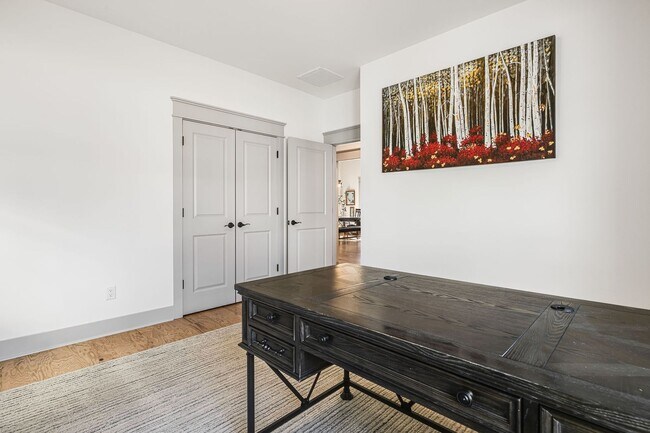 Building Photo - Modern & Fully-Furnished 3-Bedroom Home in Arden with Utilities Included