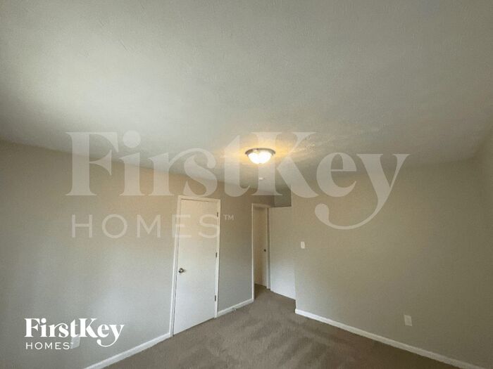 Building Photo - 3393 Hollow Tree Dr