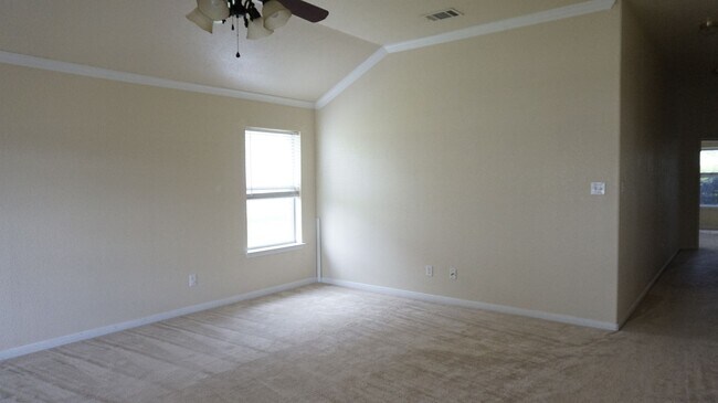 Building Photo - 4-Bedroom House for Rent in Killeen