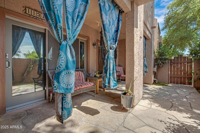 Building Photo - 540 N May