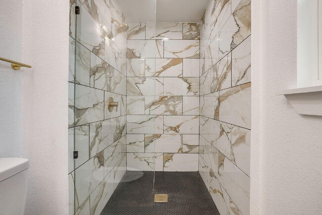 Building Photo - 521 Mesquite Ave N