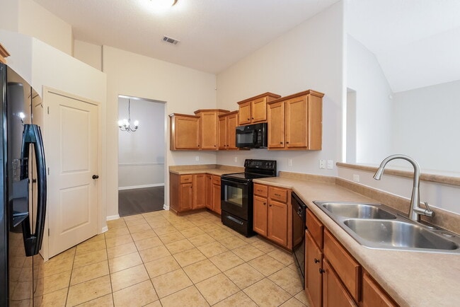 Building Photo - 7659 Romero Dr