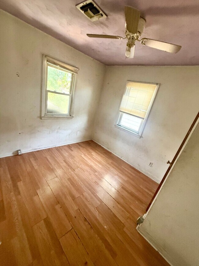 Building Photo - Owner Financing / Easy Path To Being A Homeowner