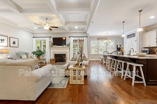 Building Photo - 215 Harrison Pond Dr