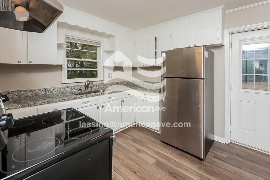 Building Photo - 1134 Lovely Ln