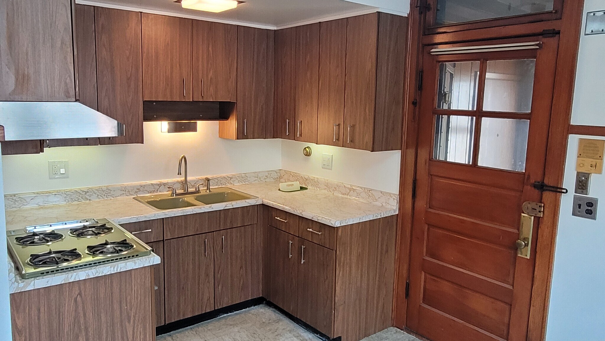 Building Photo - 5228 W Hutchinson St