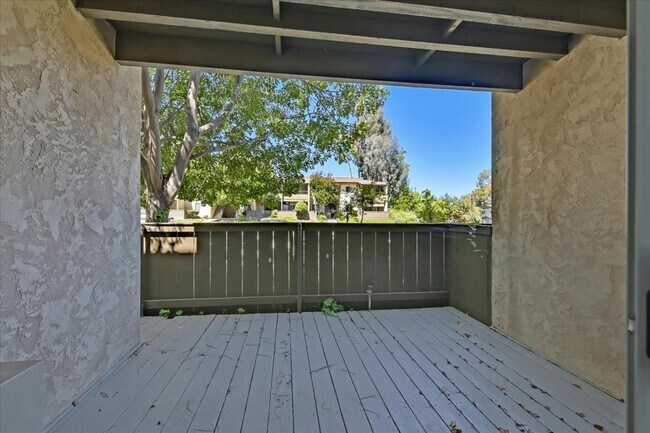 Building Photo - 9175 Campina Dr