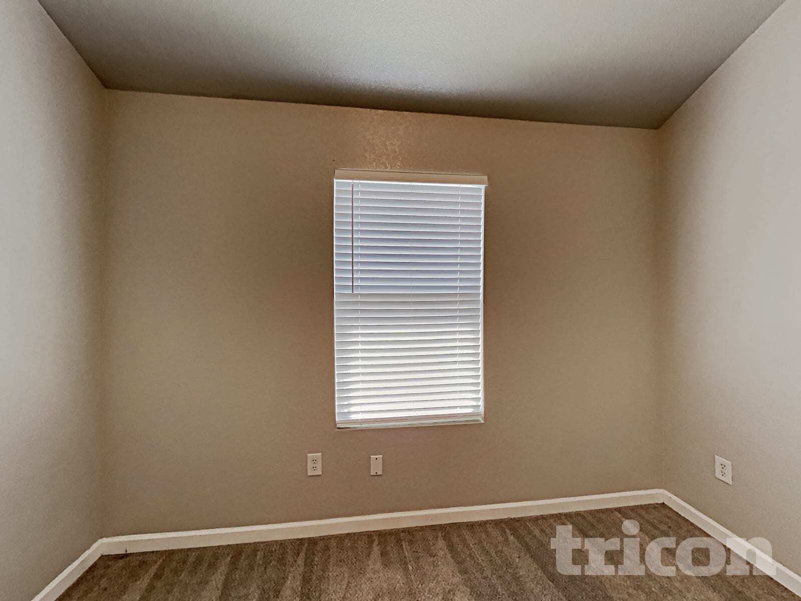 Building Photo - 9822 Vandenberg Way